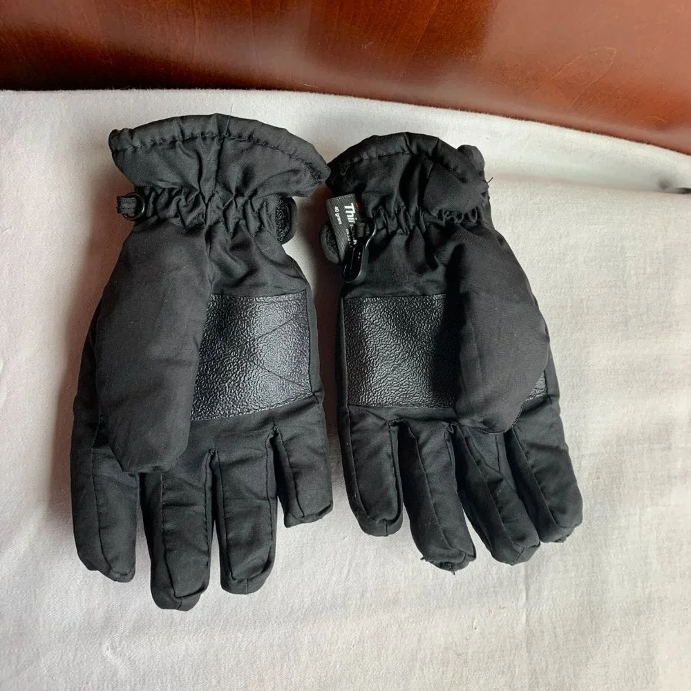 GLOVES - THINSULATE 40g youth medium ski gloves, black, waterproof, hook clip